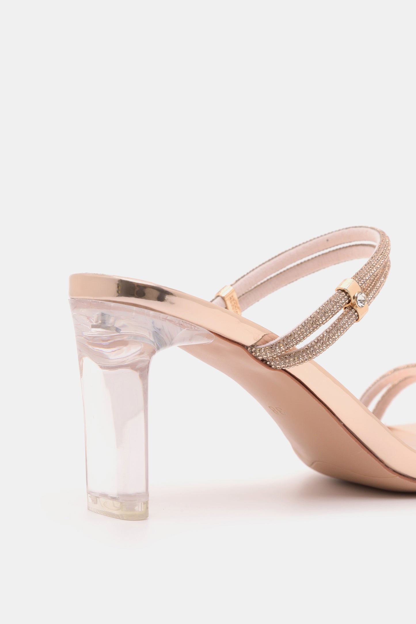 261-103-28 כפכף 4 רצועות יהלומים עקב 6