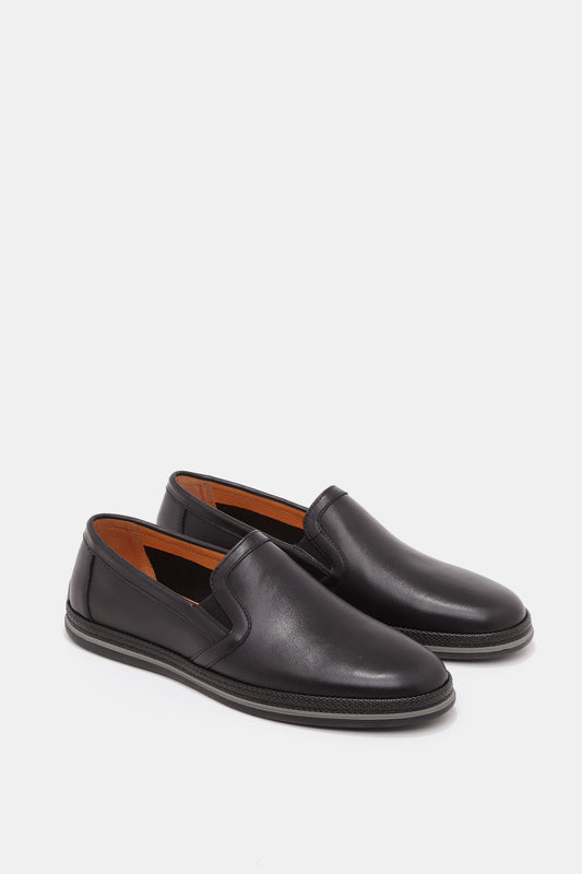 261-651-15 סניקרס חורים