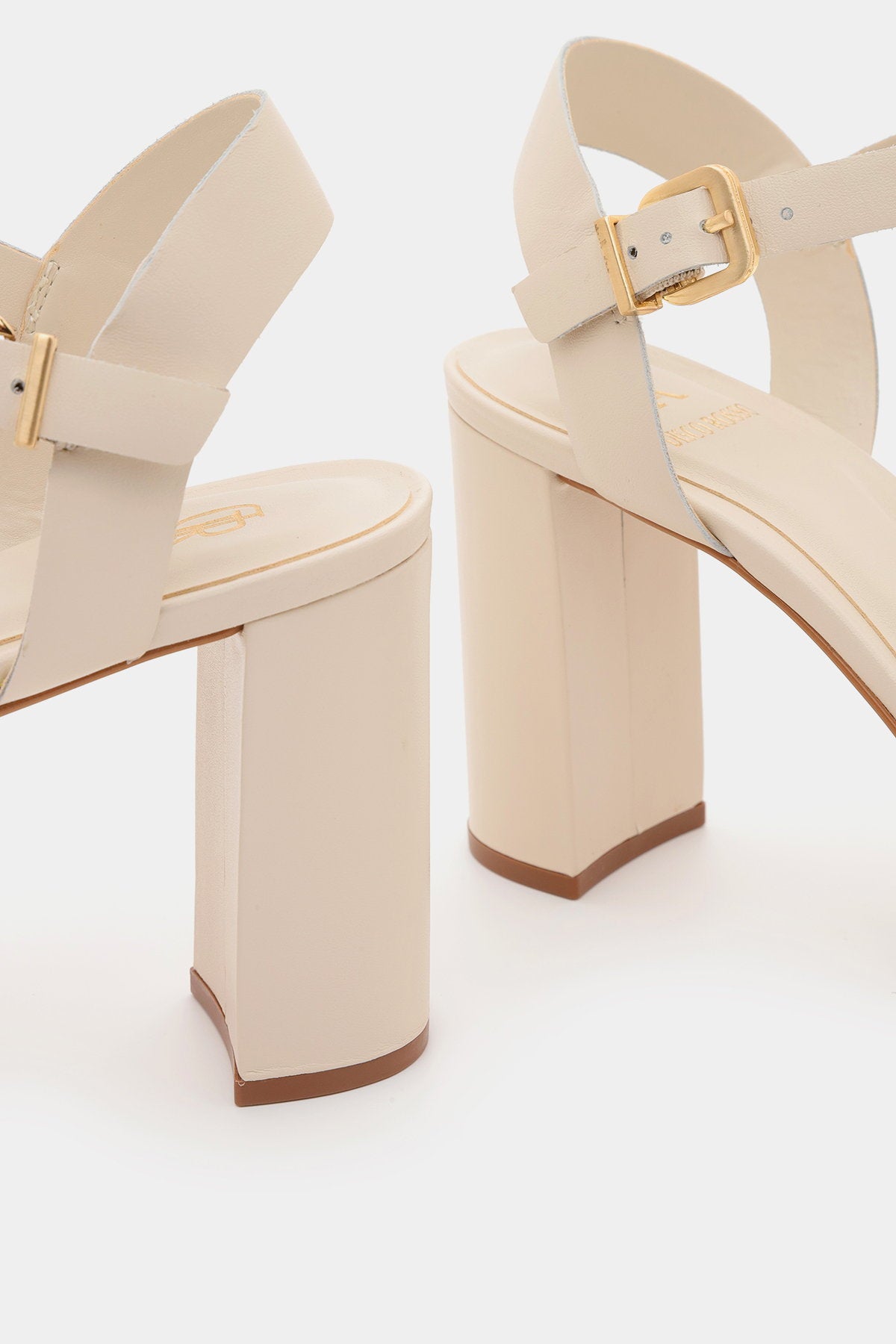 סנדל פס 252-134822