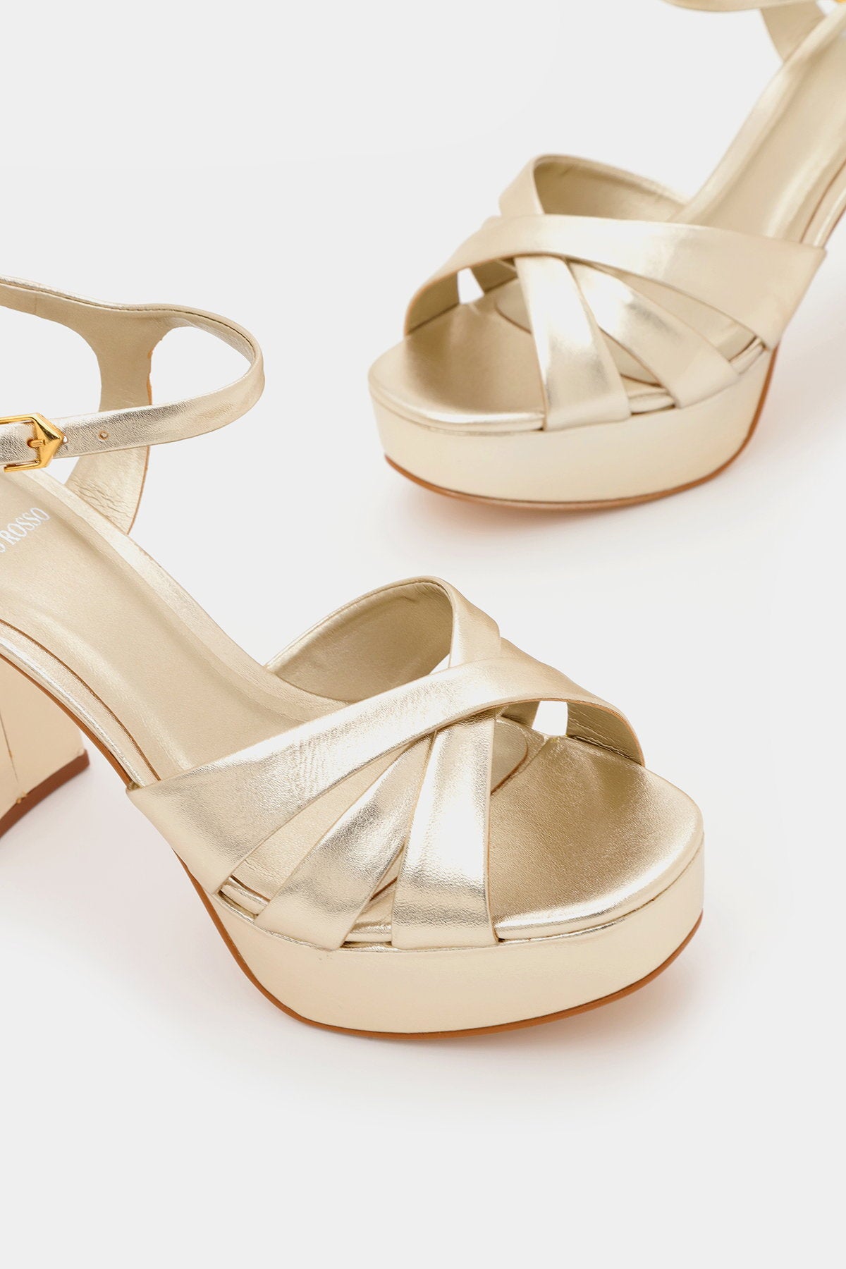 סנדל רצועות 241-134851